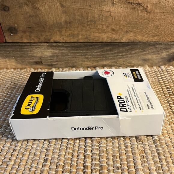 Otterbox Defender‎ Pro Series iPhone 2021 Large Pro Case - Picture 2 of 7